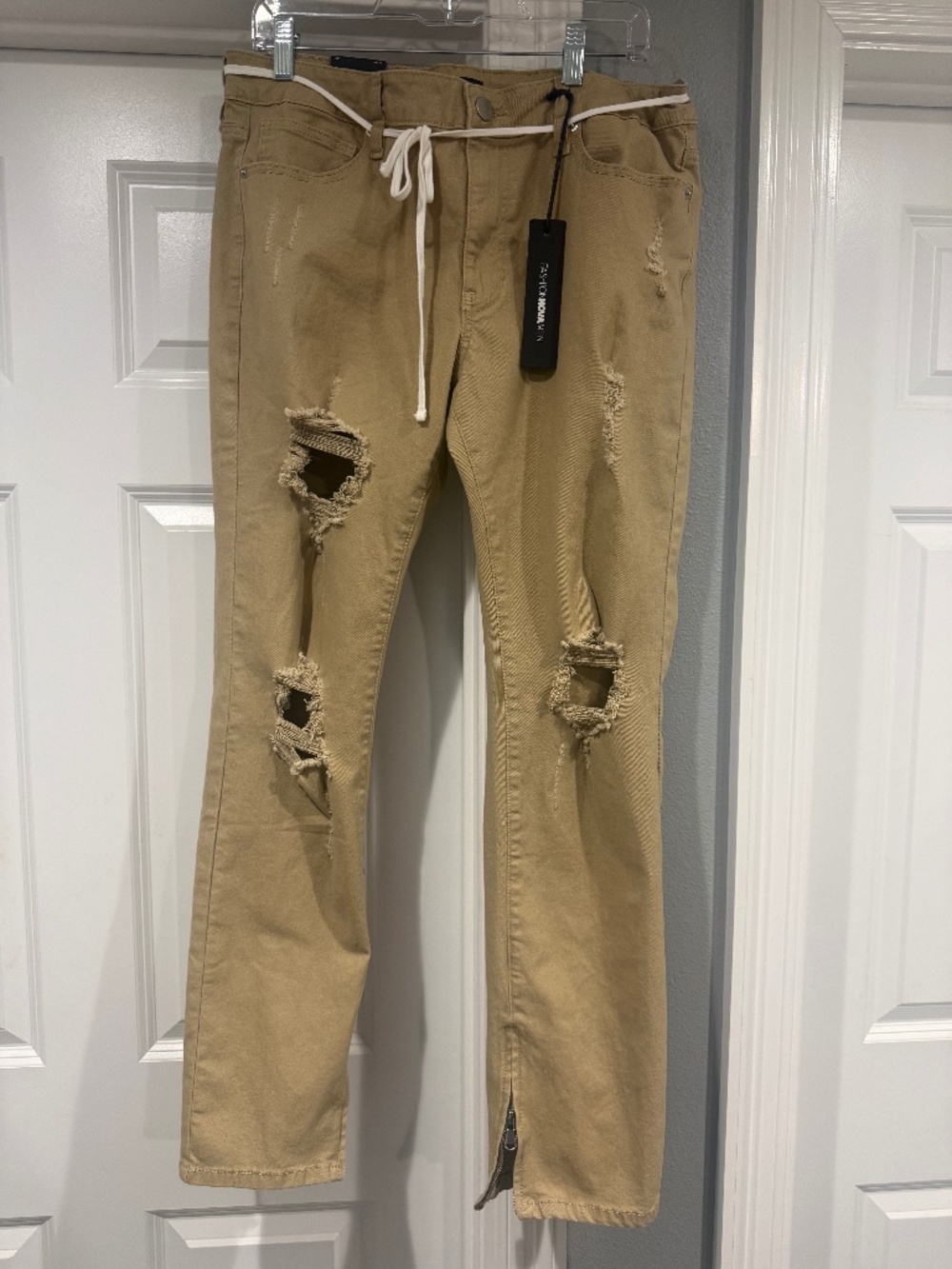 Men’s Khaki Jeans